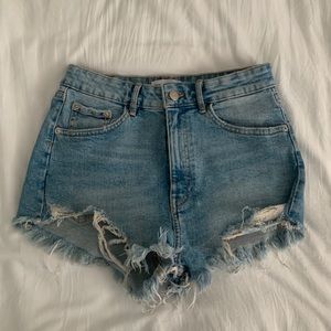 Zara light wash stretchy shorts